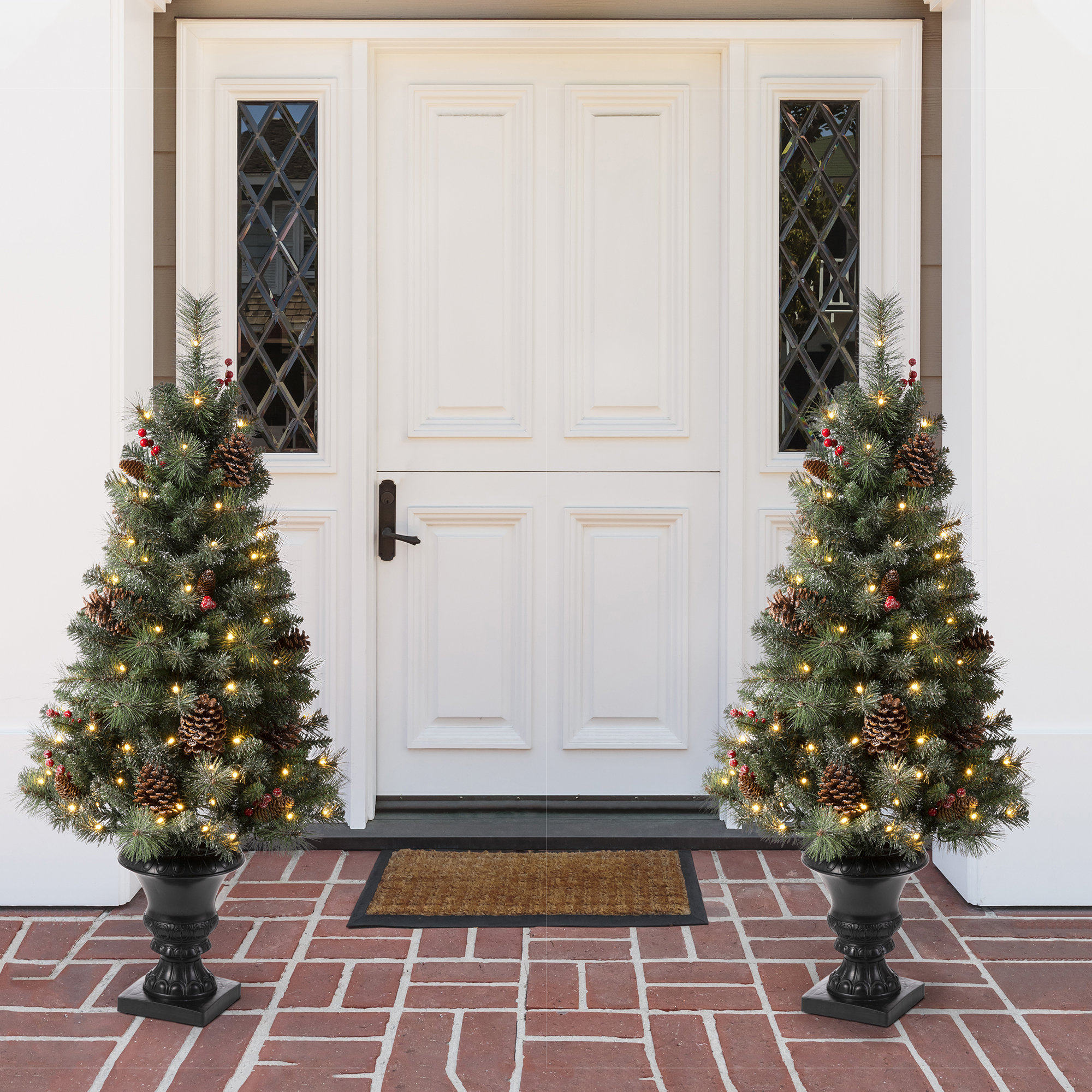 Green Artificial Christmas Tree with Clear/White Lights, 5 ft.