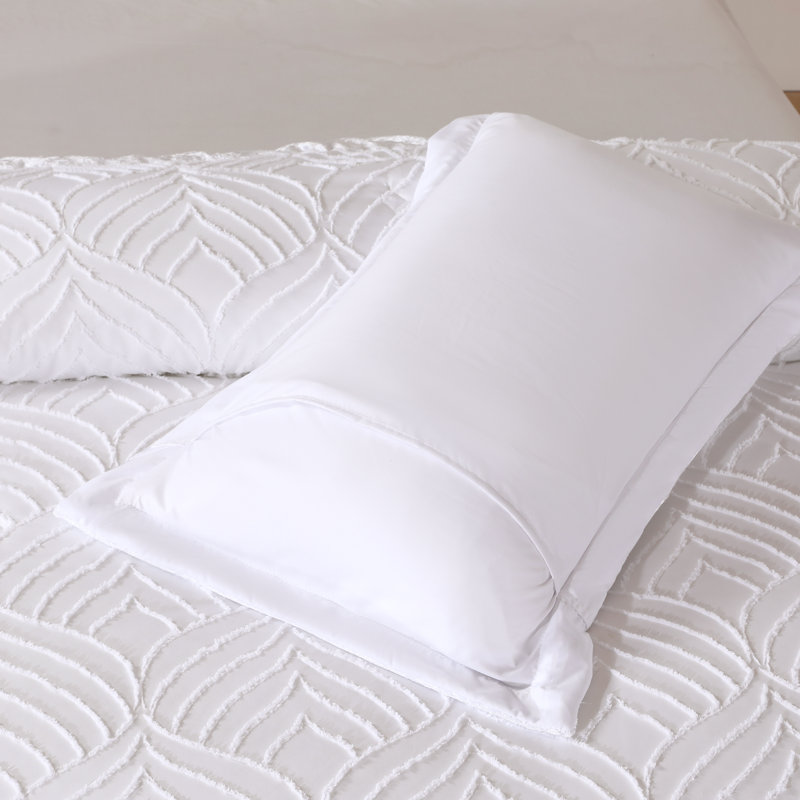 Chelsea Tufted Crushed Velvet Bedspread Set – Luxurious Soft Quilted Bedding with Matching Pillow Shams, Elegant Velvet Comforter Coverlet Set
