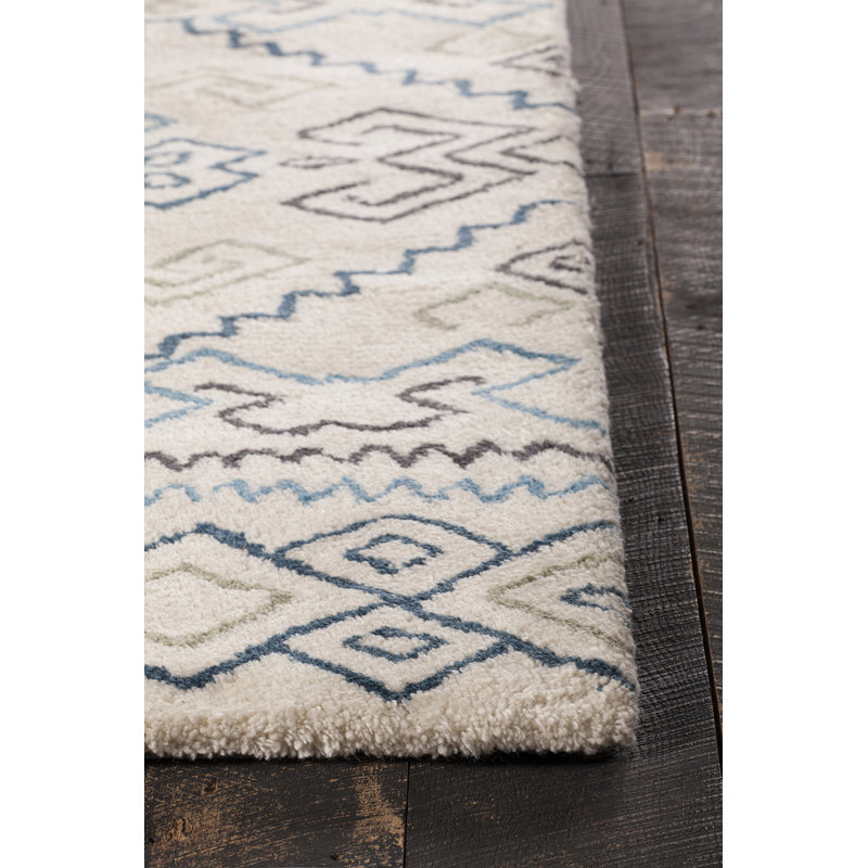 Arcon Wool Southwestern Area Rug in Cream, 5' x 7'6"