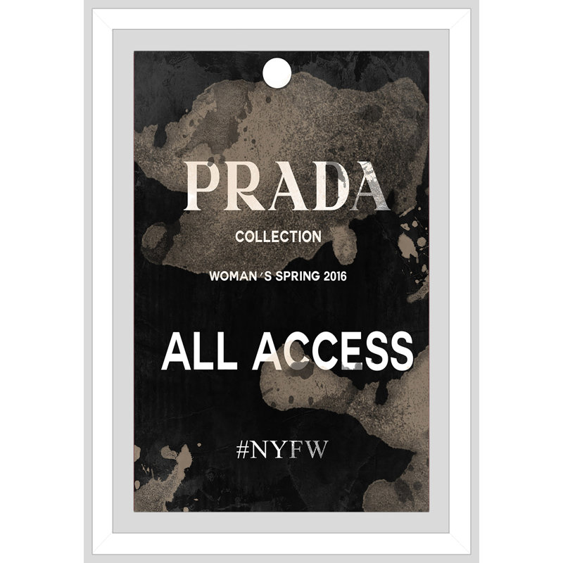 « prada pass », reproduction encadrée, H 39,5 po x l 27,5 po x P 0,75 po, Cadre en acrylique blanc