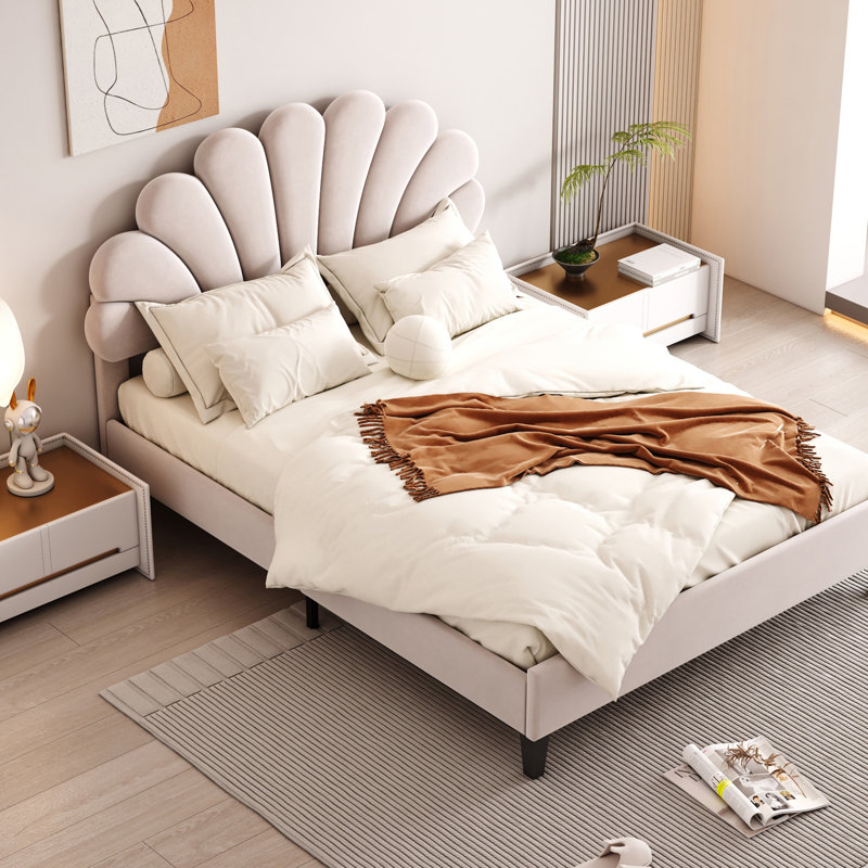 Lit plateforme tapissier beige avec tête de lit à motif floral - aucune fondation requise, surface de repos stable en velours ravissant