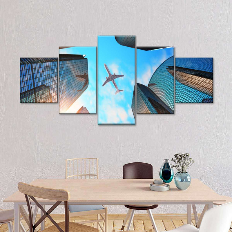 Avion sur des gratte-ciels, impression sur toile, 5 pièces, H 42 po x l 92 po x P 1 po