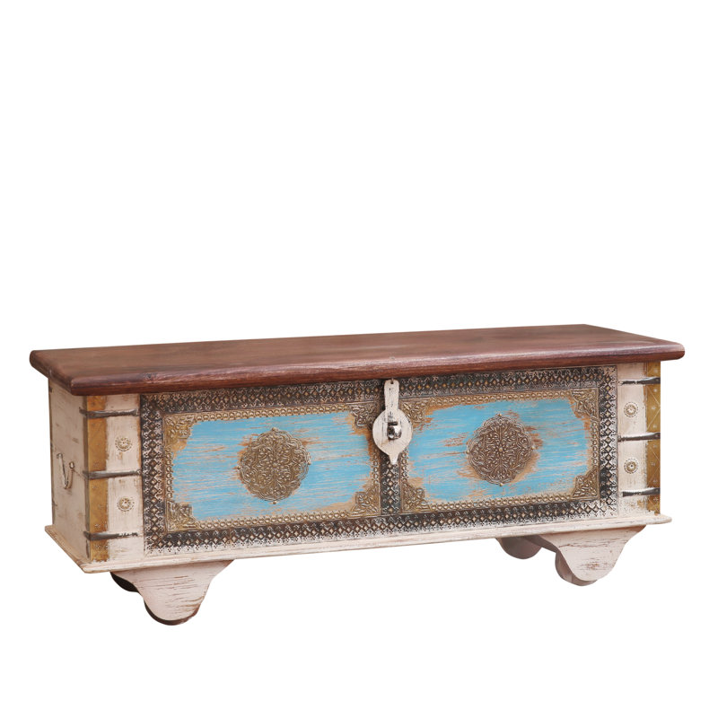 Aleesha Blanket Chest