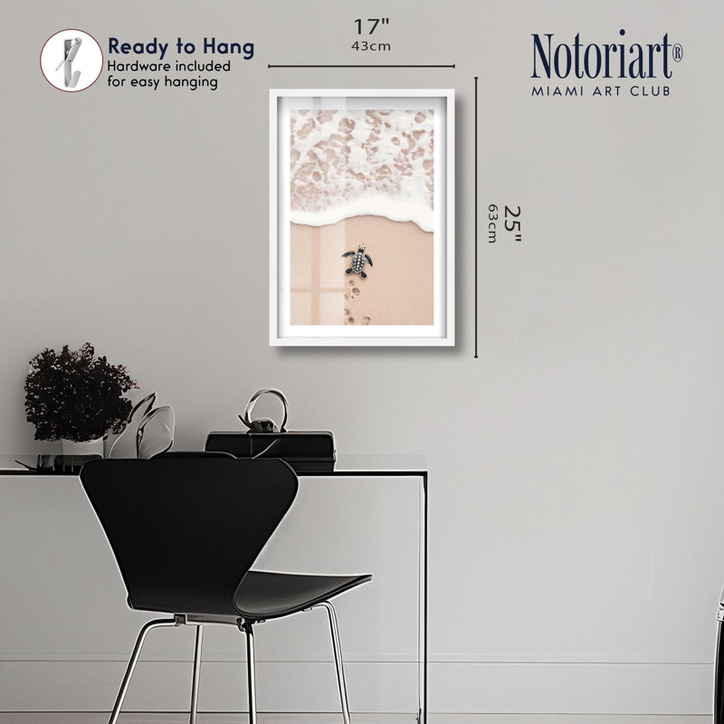 «First Journey Shadowbox» par Notoriart, H 25 po x l 17 po, Blanc