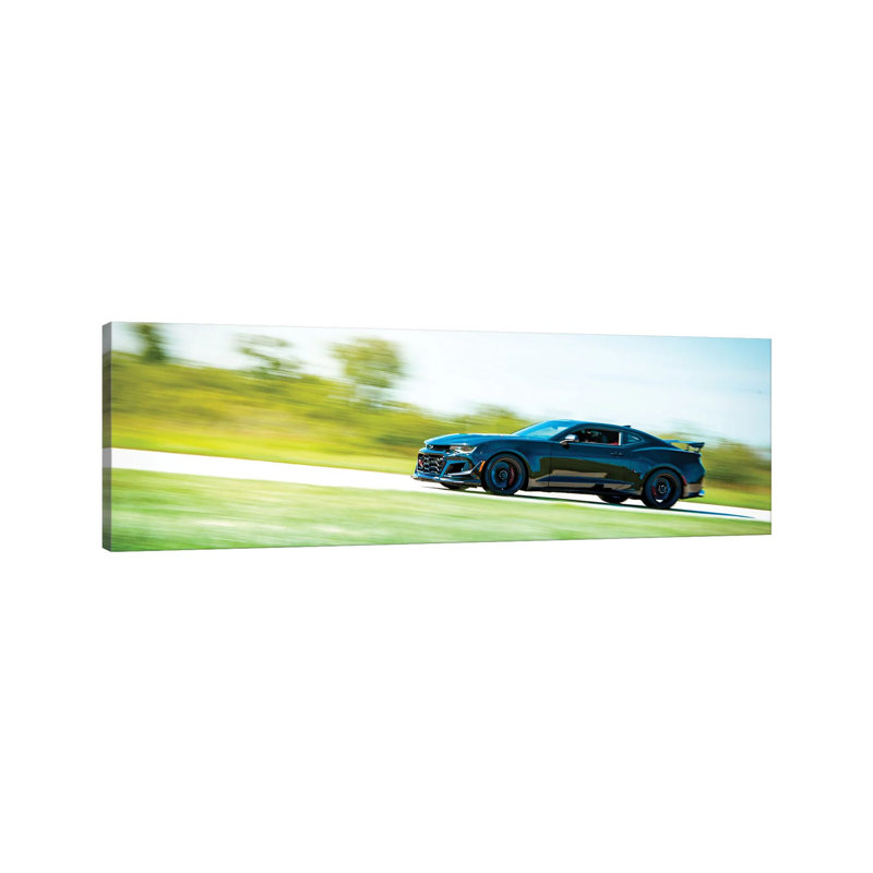Camaro bleu bleu en mouvement, H 12 po x l 36 po x P 1,5 po