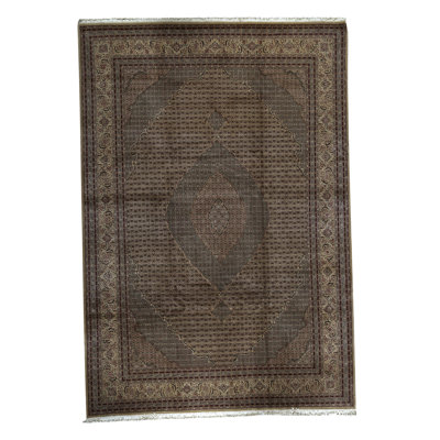 Hand-Knotted High-Quality Gold Area Rug