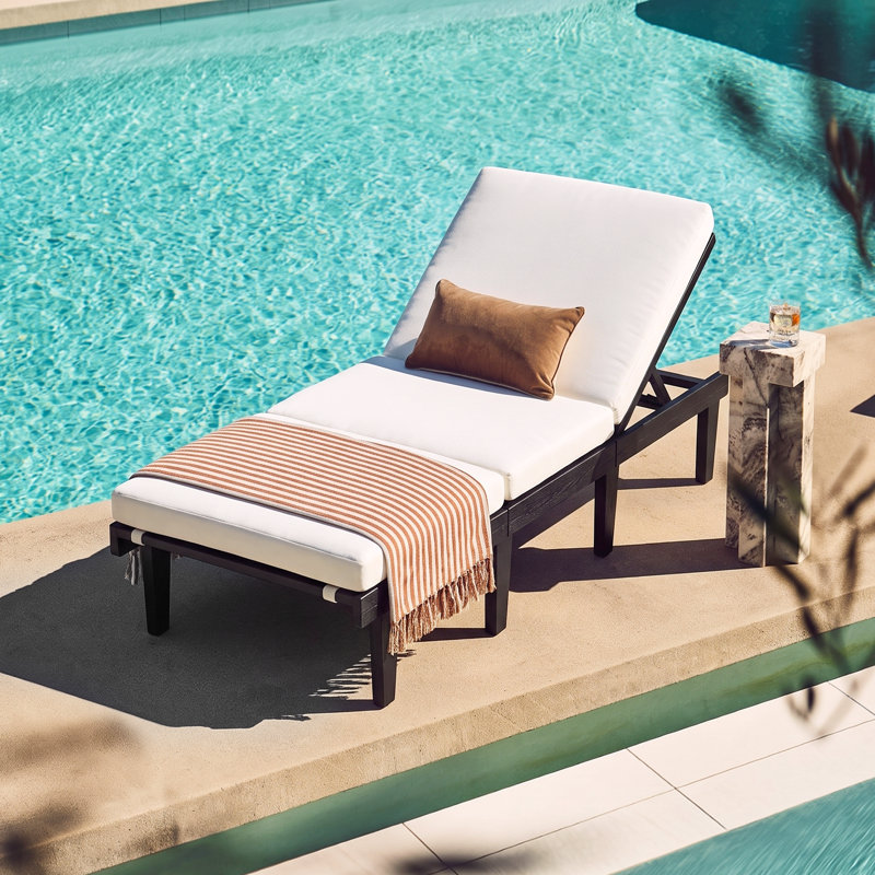 Chaise longue d'extérieur en bois d'acacia massif avec coussin Eugenio, 1, Coussin gris foncé / structure grise