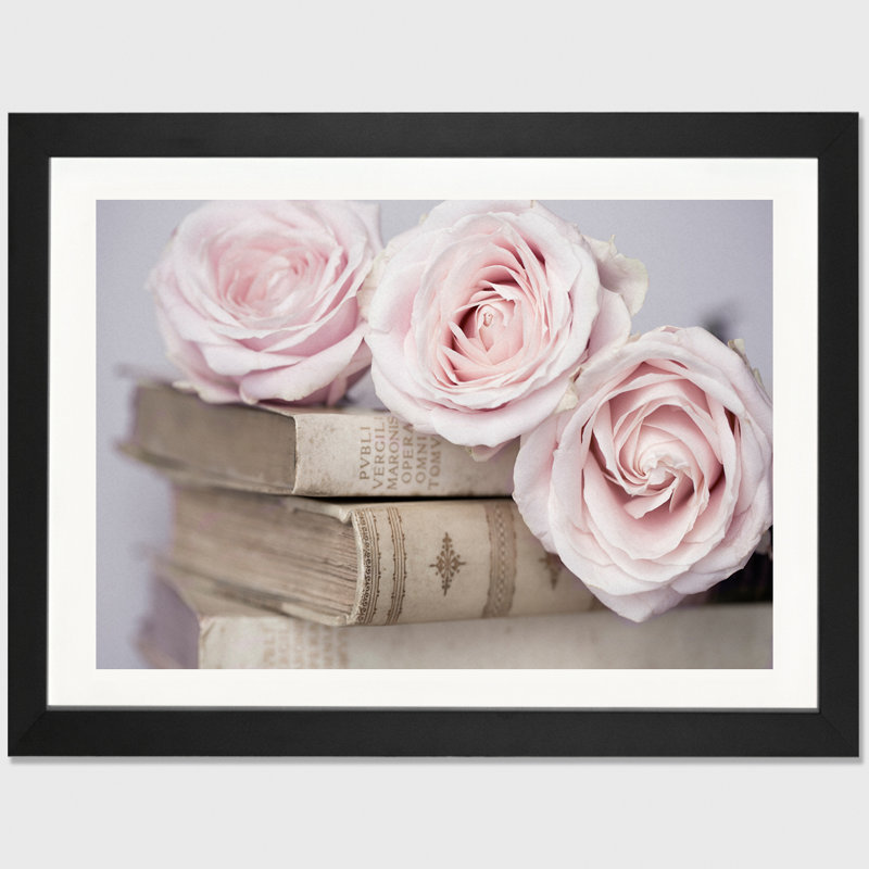 «Vintage Roses», reproduction de photo, Papier encadré noir, H 24 po x l 32 po x P 1 po