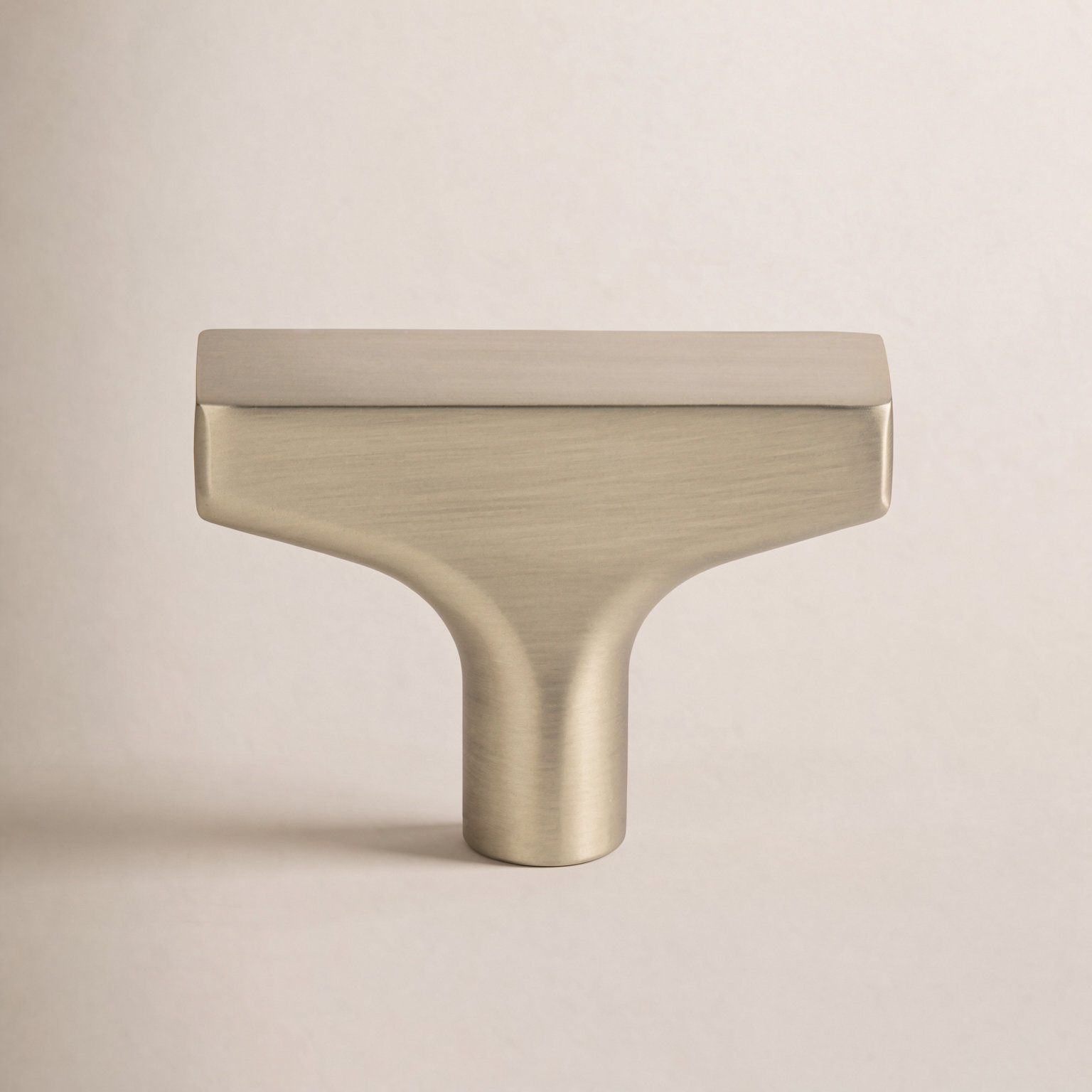 Riverside Bar Cabinet Knob, Honey Bronze