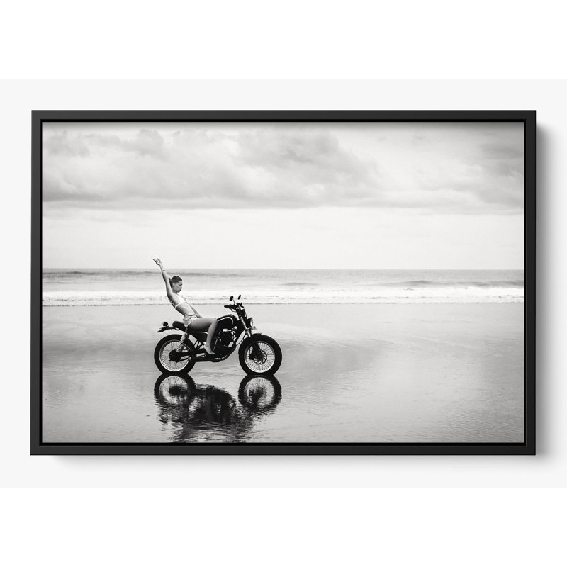 «Keep On, Babe B / W», H 26 po x l 38 po, Noir, Framed Print without Mat