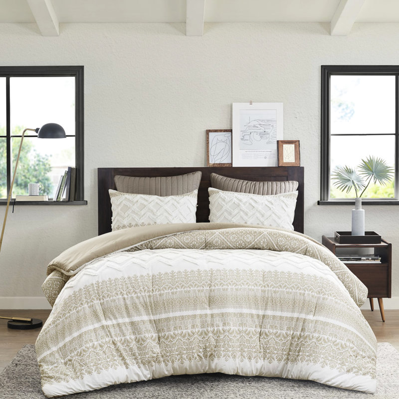 Édredon en coton. Conception en chenille capitonnée. Imprimé taupe. Rembourrage. 2 taies décoratives. . Literie chaude et confortable avec chenille. Taies décoratives incluses. Option confortable