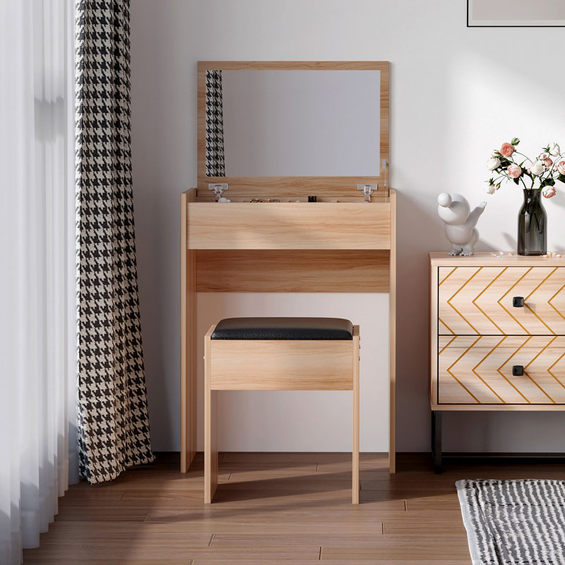 Quincey Dressing Table with Mirror, Brown