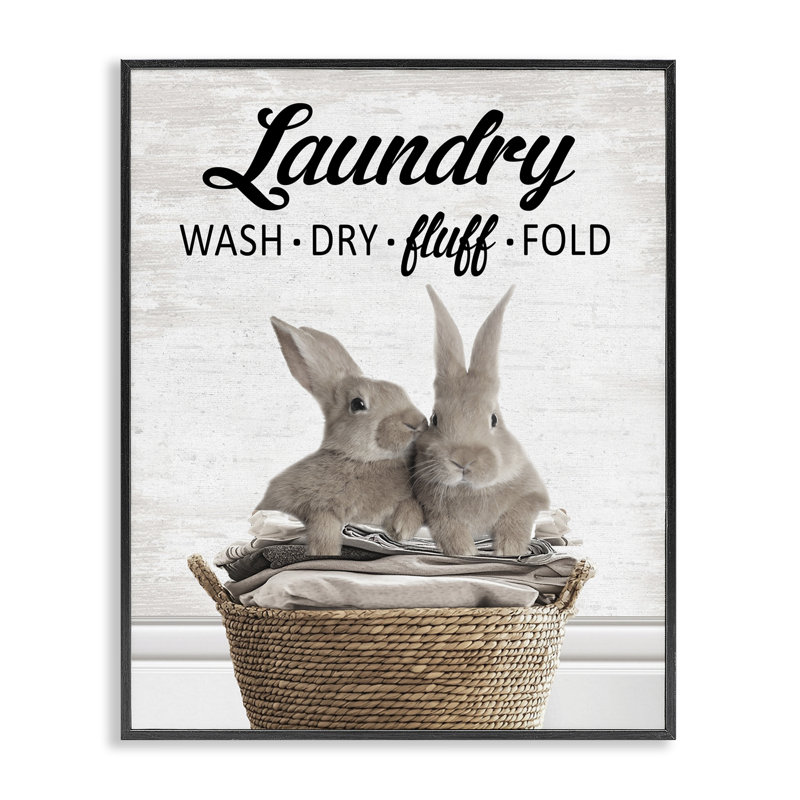 Lapins et panier à linge Giclée encadrée, design par lettré et doublé, H 14 po x l 11 po, Giclée encadrée noir minuit