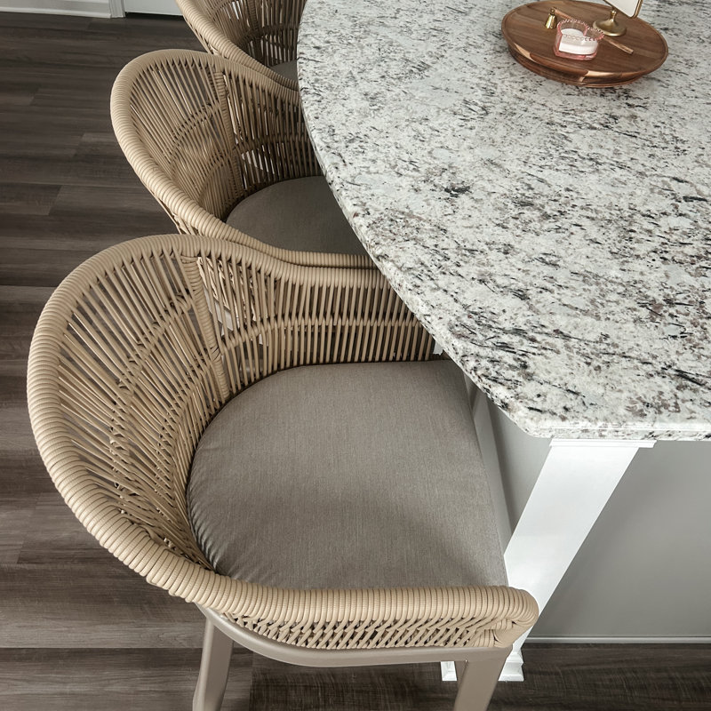 Tabourets de bar et de comptoir d'extérieur Aleza avec coussin souple imperméable, Beige, Champagne