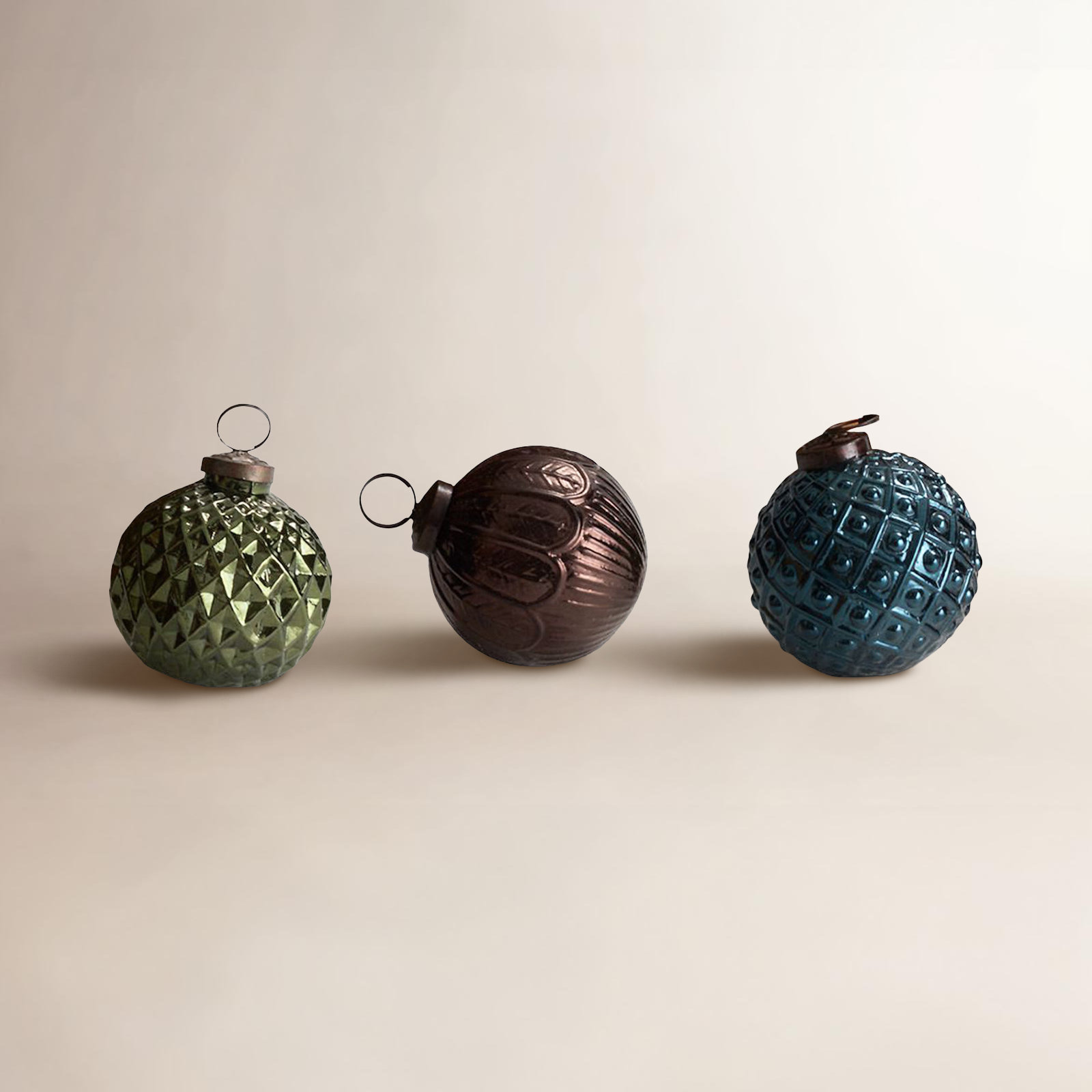 4" Bauble