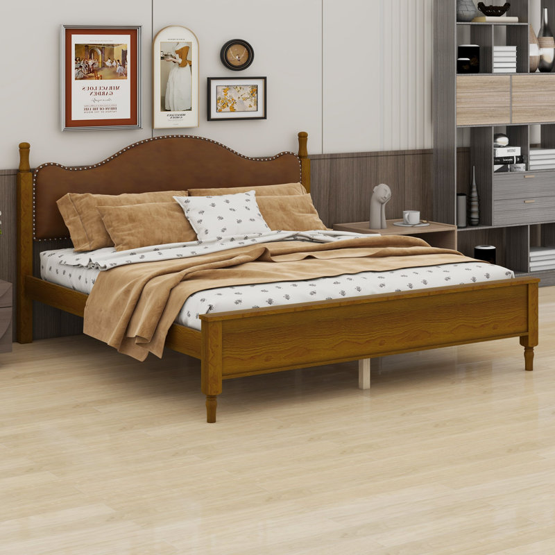 Lit plateforme avec tête de lit courbée, idéal pour les chambres de style champêtre, traditionnel et moderne., Grand lit