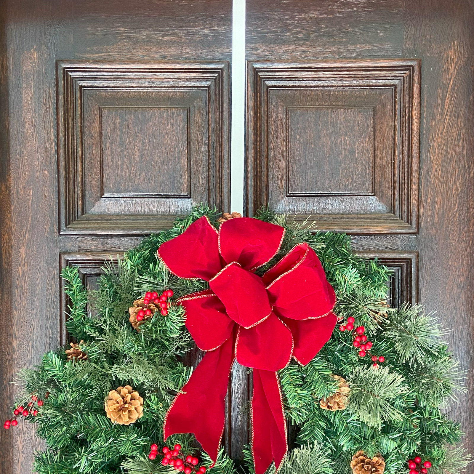 The Holiday Aisle® Dual-Sided Wreath Hanger, White