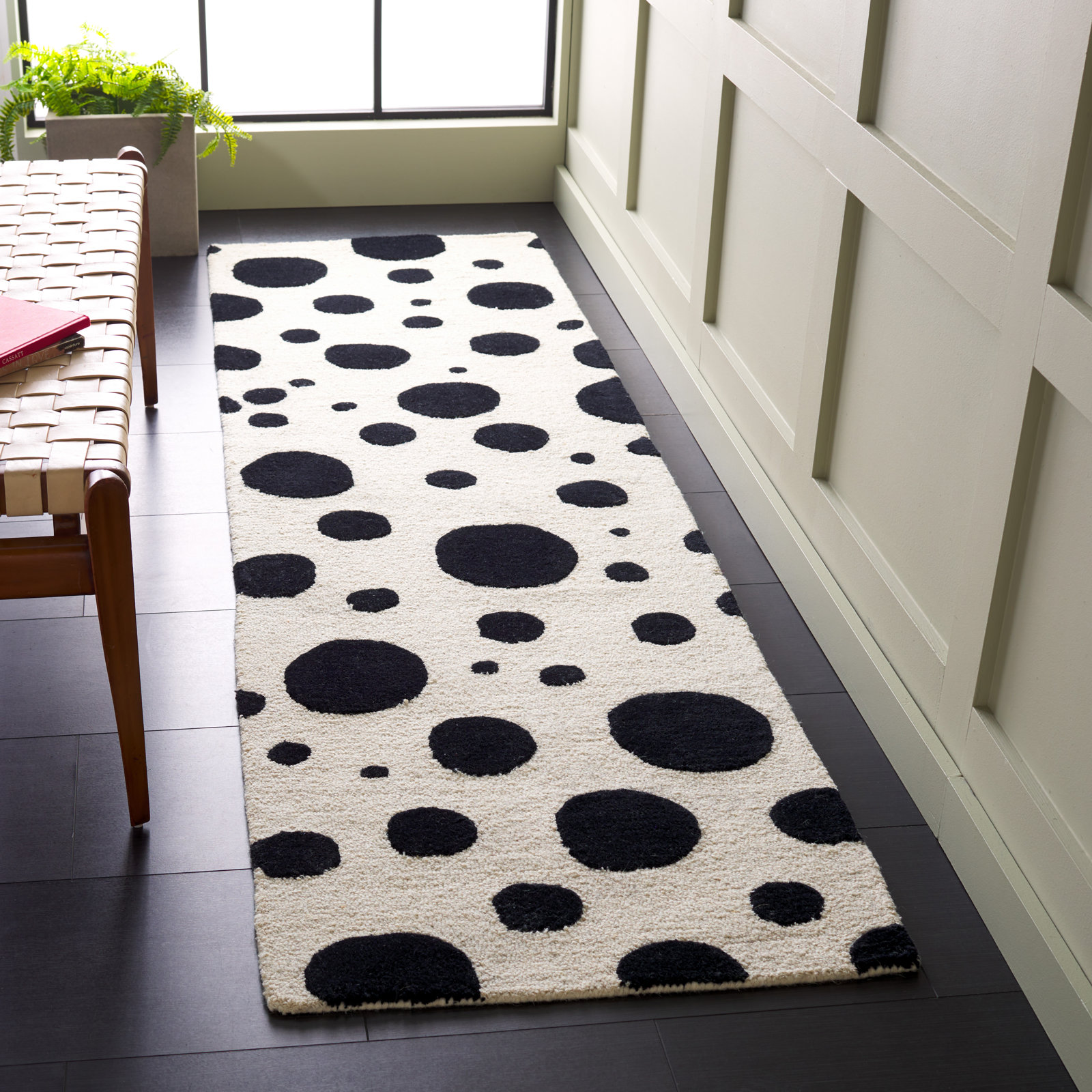 Camey Ivory Black Hand-Tufted Rug, Runner 2'3" x 8'
