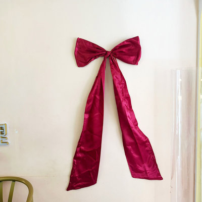 Arbre de Noël de 117 cm avec grand ruban rouge et ruban de satin rouge