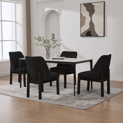 Ensemble de 4 chaises de salle à manger noires modernes, revêtement en chenille moelleux avec dossier haut incurvé et pieds en bois d'hévéa pour une assise confortable