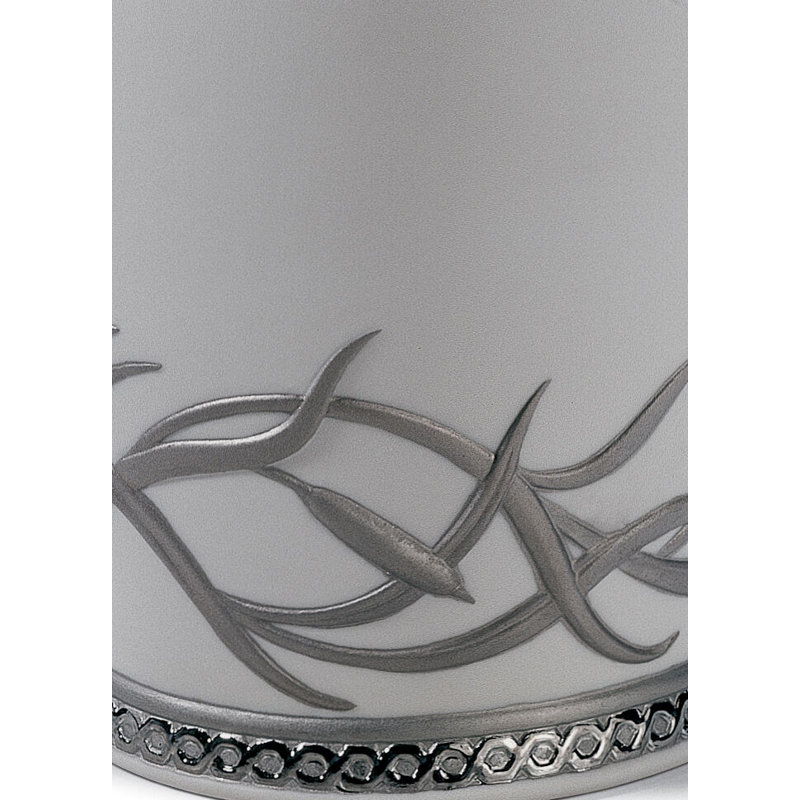 White/Silver Luster 11.81'' Porcelain Jar