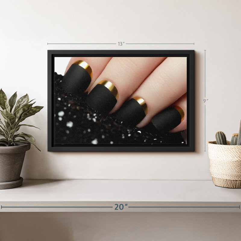 «Matte Black Nails Wall Art», H 9 po x l 13 po