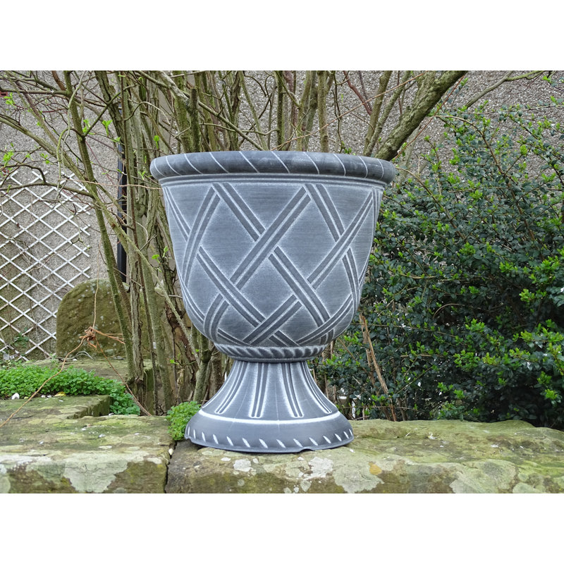 Lattice Urn in Black with White, 35.6 x 35 x 40