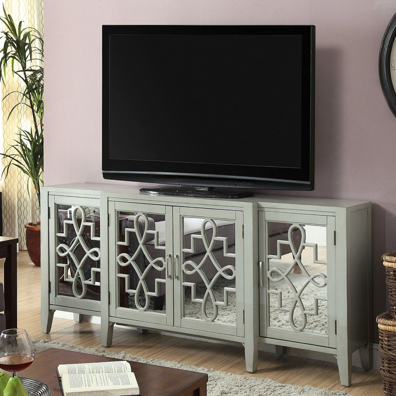Console polyvalente avec plusieurs tablettes et fabrication robuste