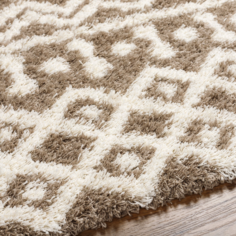 Tapis brun / ivoire en polyester tissé à la machine Hinsdale, Rectangle 7 pi 10 po x 10 pi 3 po