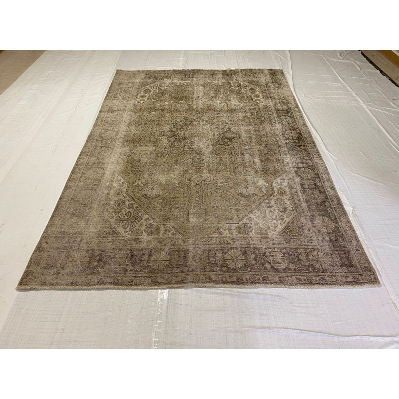 Tapis unique noué à la main anatolien vieilli 6 pi 3 po x 9 pi 5 po One-of-a-Kind