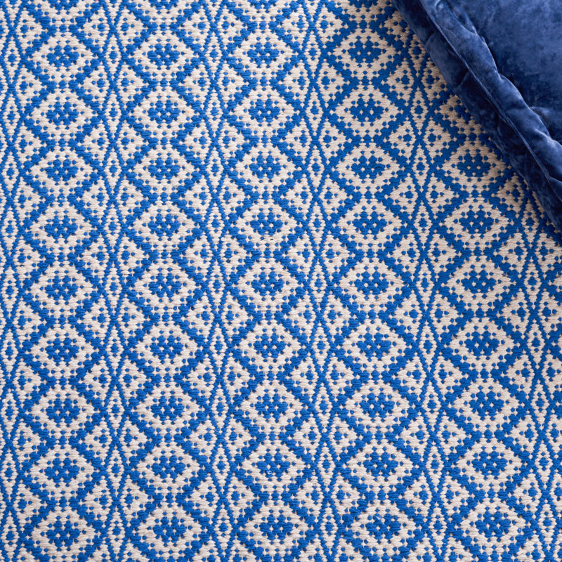 Barkeley Hand Woven Cotton Geometric Rug, Rectangle 5' x 7'