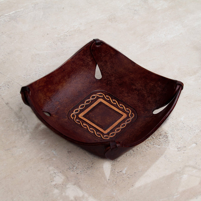  Fauteuil carré en cuir