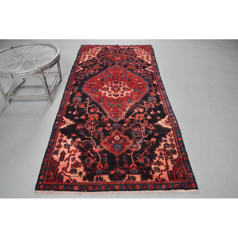 Tapis turc vintage rétro tissé à la main en rouge et noir avec des motifs géométriques orientaux authentiques