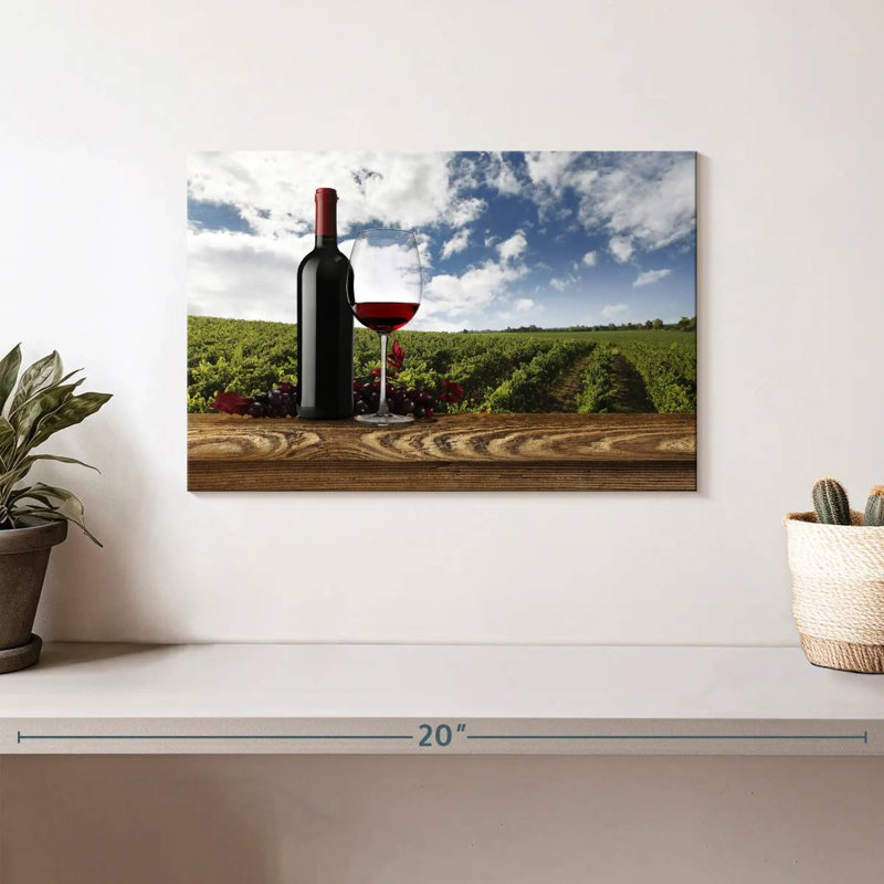 Yarlin Wine At The Vineyard, H 8 po x l 12 po