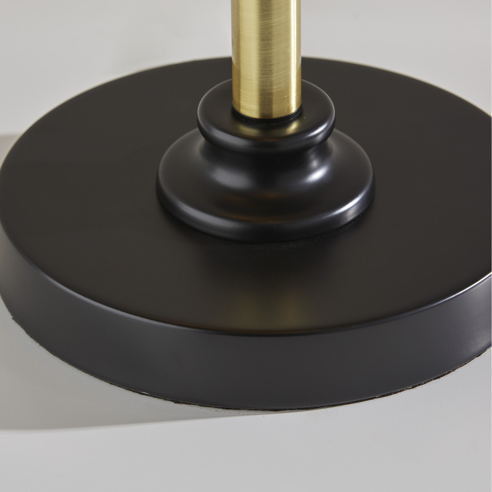 Damin Table Lamp