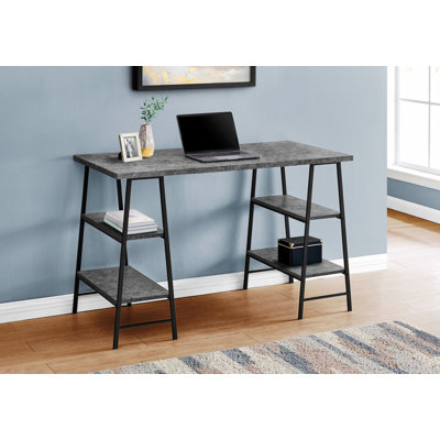 Bureau d'ordinateur, bureau à domicile avec tablettes ouvertes