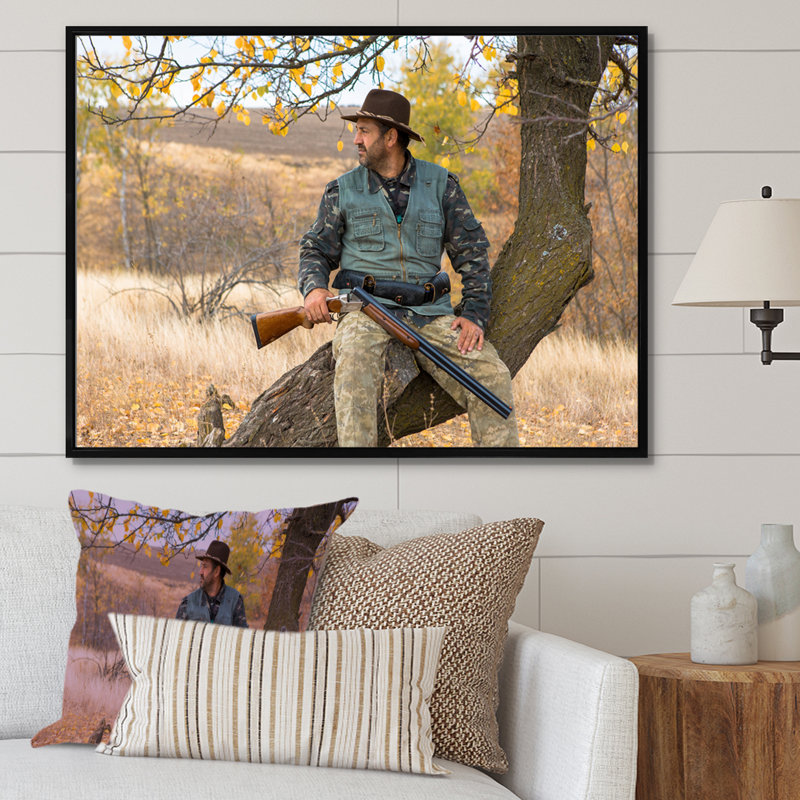 Hunters Pursuit sur toile, Cadre flottant noir, H 24 po x l 32 po x P 1 po