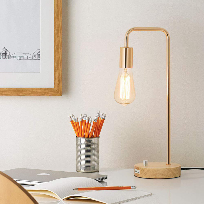 Lampe de table avec cadre doré et base en bois