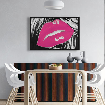 «Kissable Pink Glossy Lips» sur toile