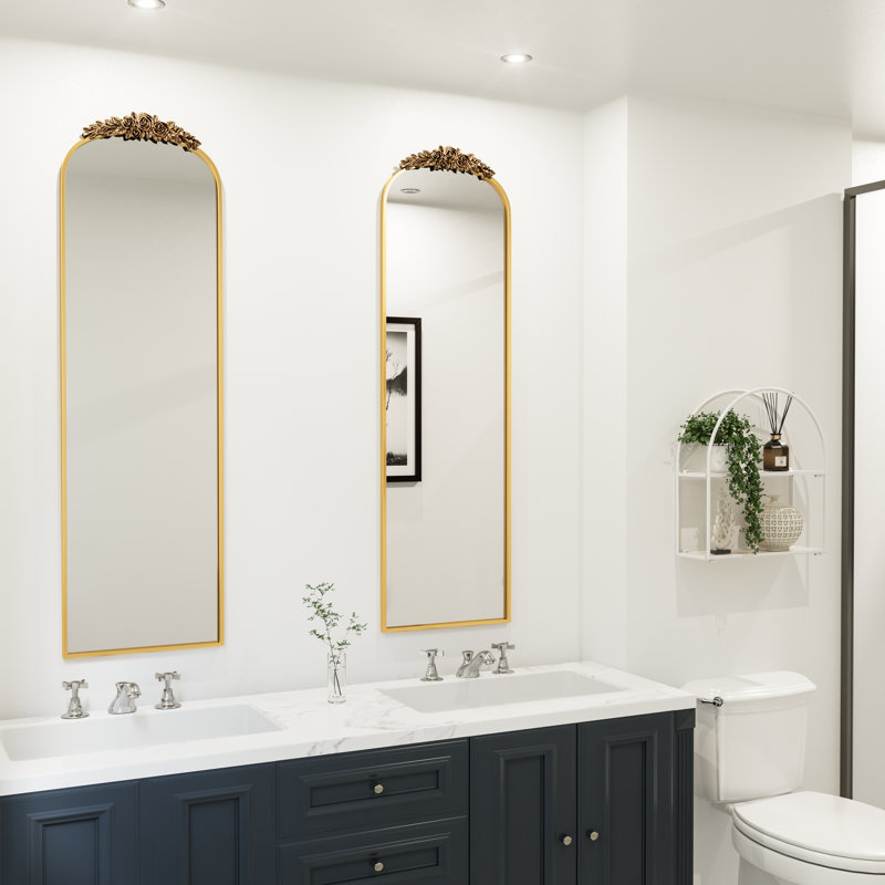 Miroir arqué embossé, 58 po x 18 po, Bronze