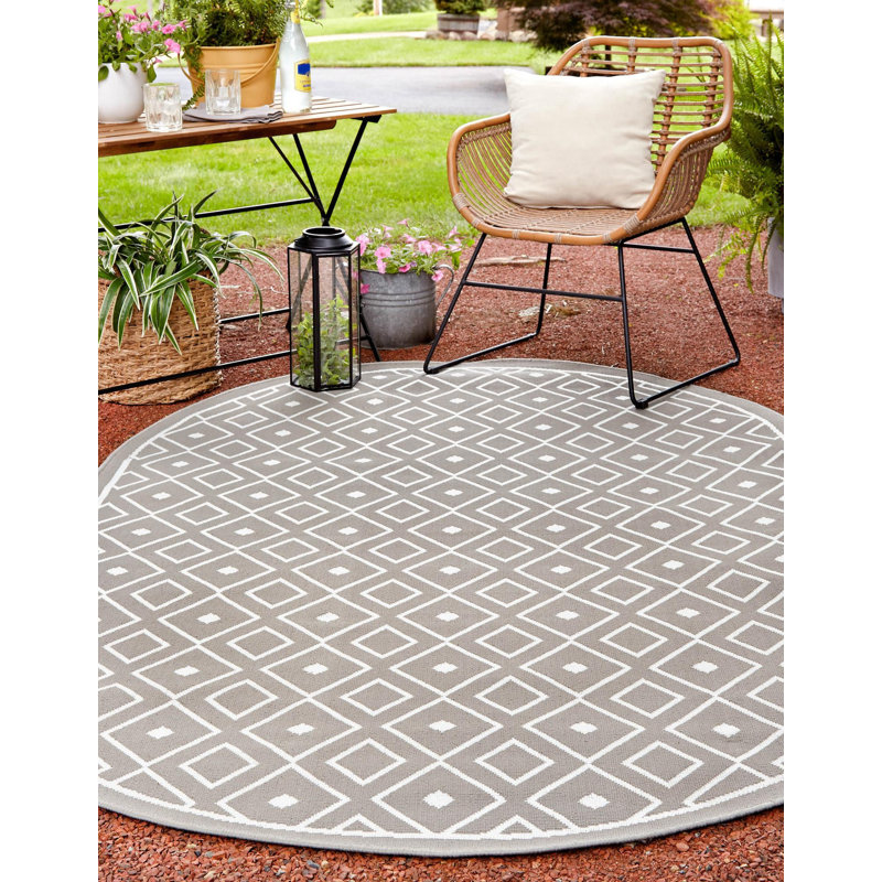 Geometric Indoor / Outdoor Rug, Oval 5'3" x 8'