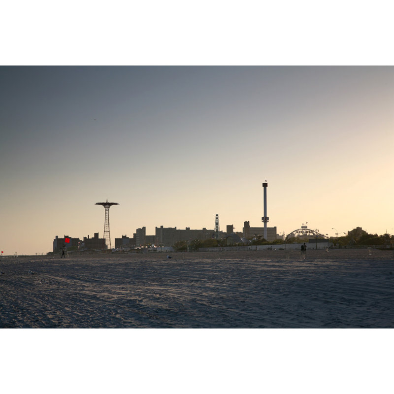 Coney Island Beach, Brooklyn, New York, H 12 po x l 18 po
