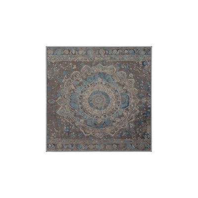 Tapis gris soyeux et moelleux