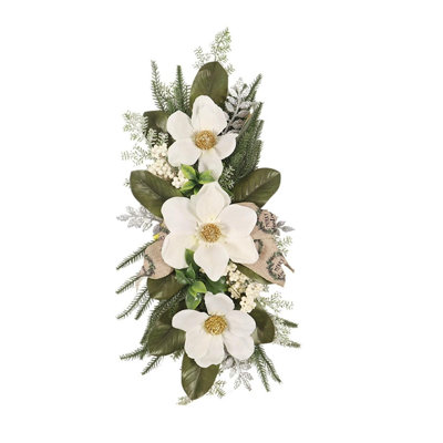Guirlande de fleurs artificielles en forme de larme de magnolia blanc de 70 cm (27,6 pouces), guirlande florale hivernale suspendue avec verdure, baies et ruban de jute pour la décoration murale de porte d'entrée pendant les fêtes