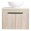 Meuble-lavabo de 24 po avec lavabo en céramique. Porte murale en chêne blanc à fermeture en douceur et espace de rangement abondant. Style généreux à fermeture en douceur