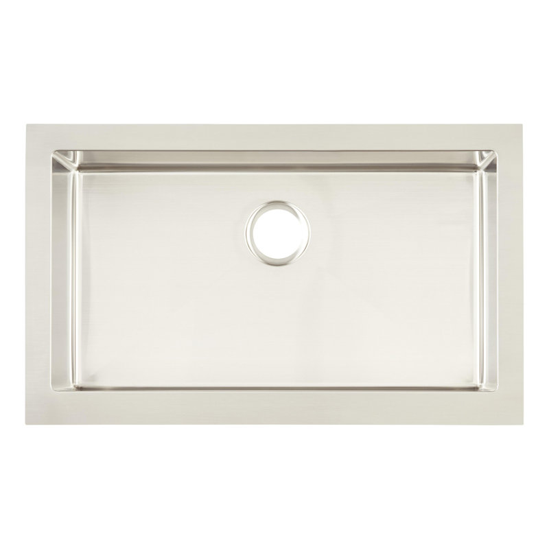 Hazelton 33" L Farmhouse / Apron Kitchen Sink