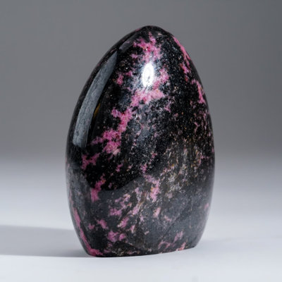 Rhodonite impériale polie de Madagascar (2,3 lb)