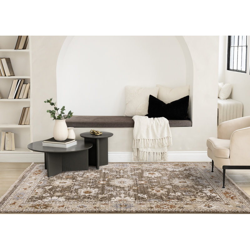 Tapis traditionnel beige Gorrian, Rectangle 7 pi 10 po x 10 pi 2 po