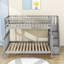Lit superposé simple au-dessus de double en bois avec tablettes de rangement Doniqua-975680698