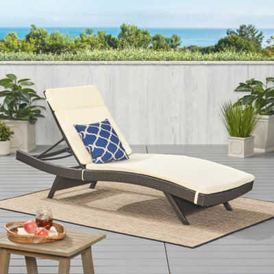 Chaise méridienne réglable avec coussins beiges Ullman